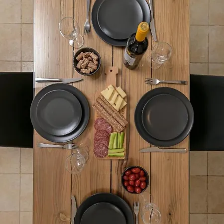 Sky View House דירה