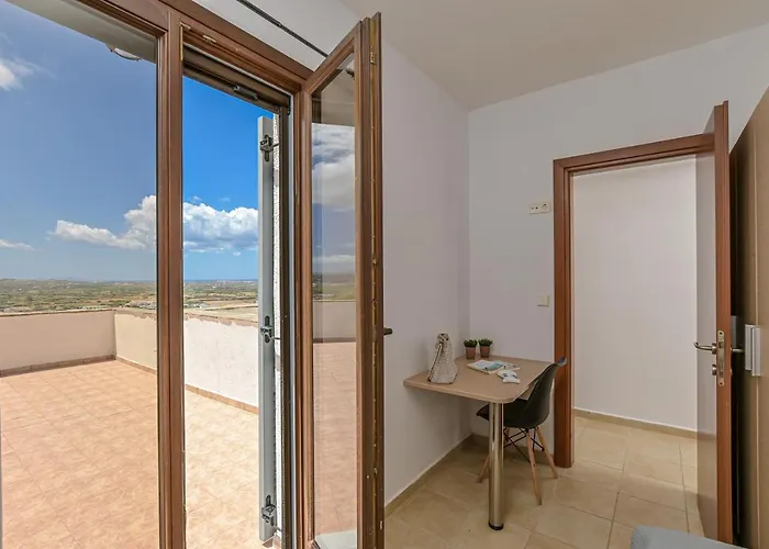 Апартаменты Sky View House